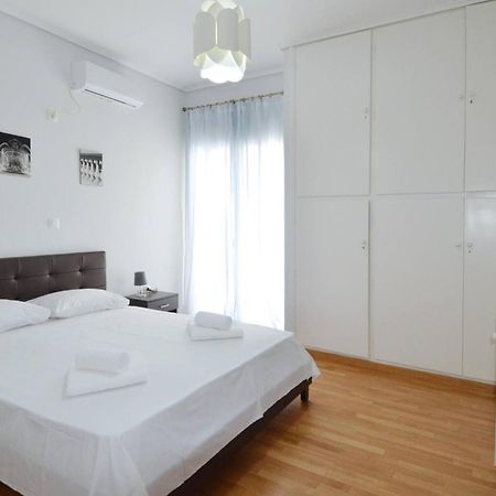 A Spacious Minimal Apatment At Chalandri Atenas Exterior foto